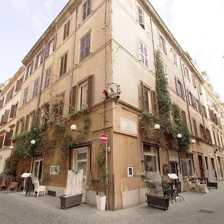 Silver Spanish's Steps Apartment *
